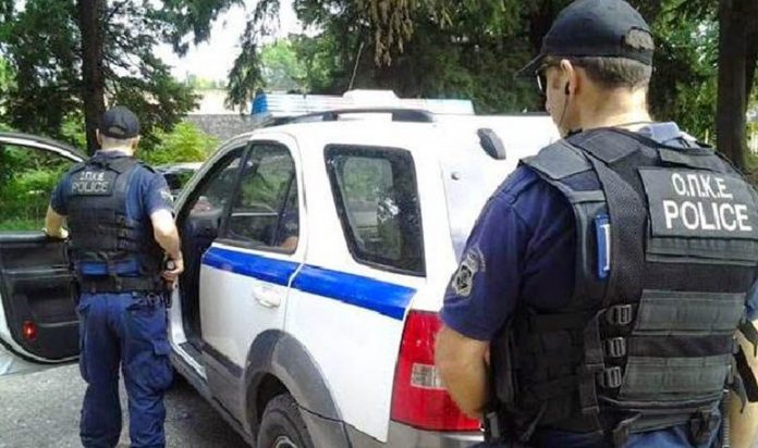 Στρέφη: Τρείς Ένοπλοι Αλγερινοί ασέλγησαν σε 23χρονες φοιτήτριες Στρέφη: Τρείς Ένοπλοι Αλγερινοί ασέλγησαν σε 23χρονες φοιτήτριες