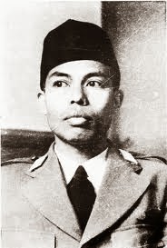 aditya mandra pangestu: DESKRIPSI PAHLAWAN NASIONAL