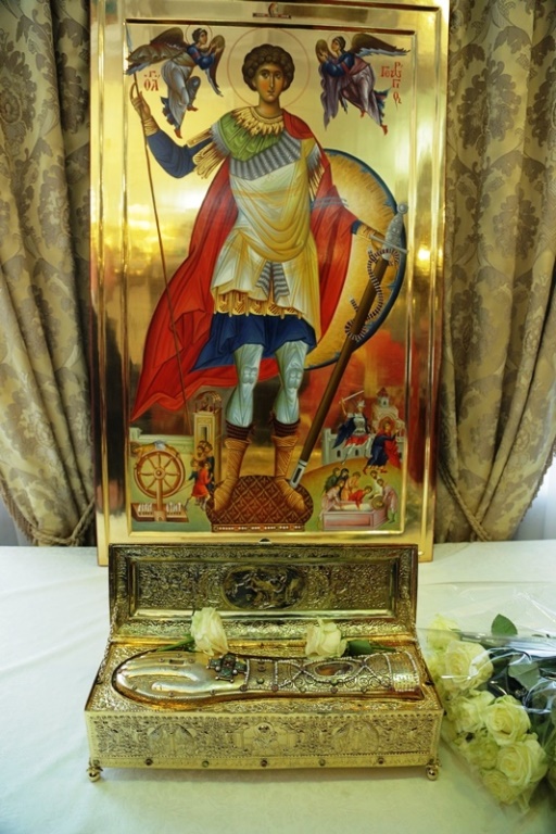 Το δεξί χέρι του Αγίου Γεωργίου. Ιερά Μονή Ξενοφώντος Αγίου Όρους. https://leipsanothiki.blogspot.com/
