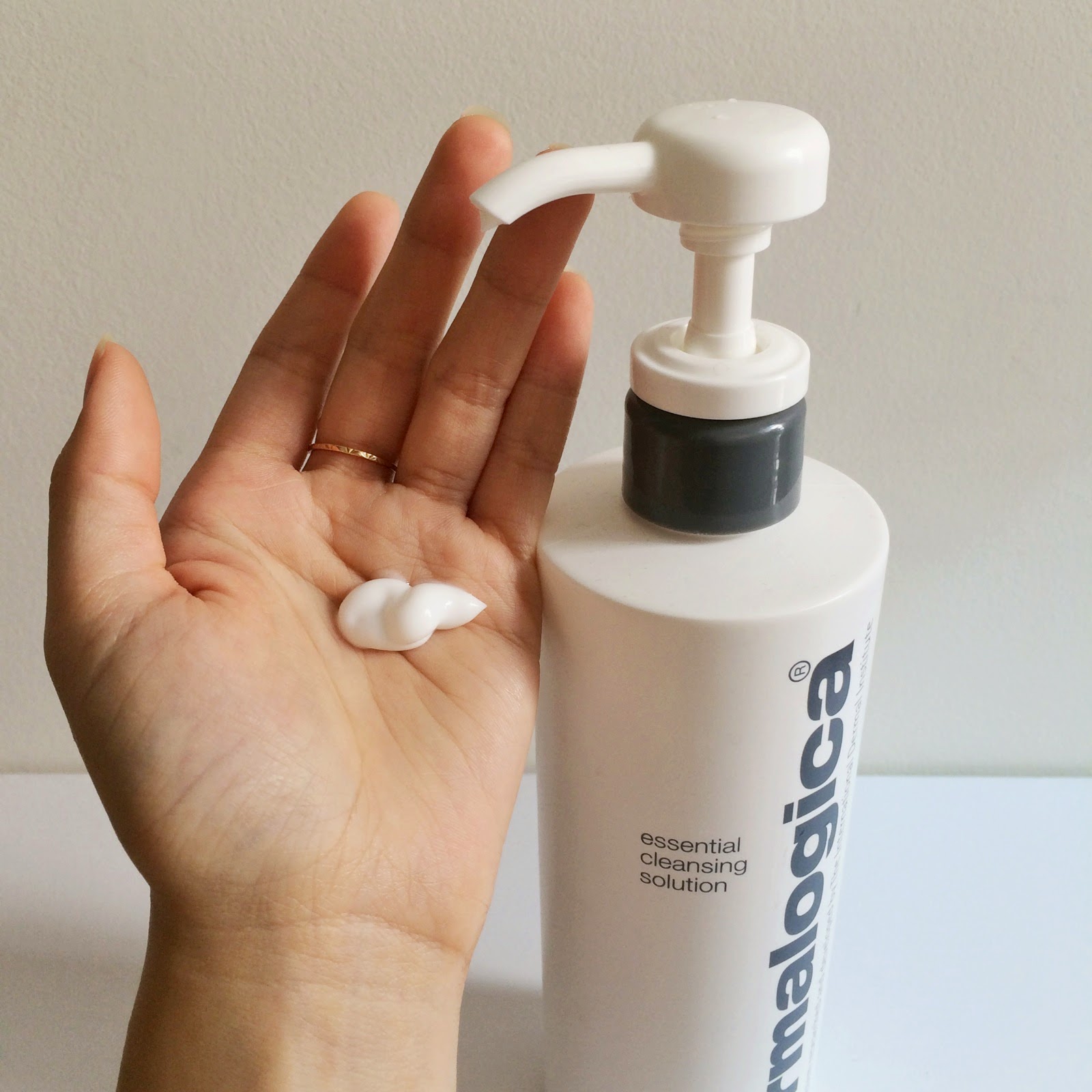 Deoproce natural perpect solution cleansing foam mink oil edition. Cleansing solution. Лосьон для обезжиривания кожи degreasing solution. (cleaning solution (for contamination avoidance)), 4x54мл. Cleansing solution.