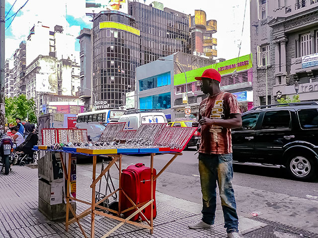 Vendedor en el Once Vendedor ambulante en el Once,Buenos Aires