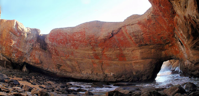 The interior of The Devil's Punchbowl... The interior of The Devil's Punchbowl...