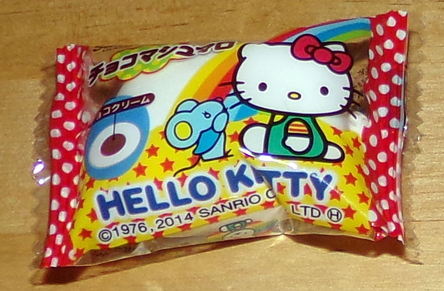 Japanese Snack Reviews Crunky (mini) and Hello Kitty Choco Marshmallow