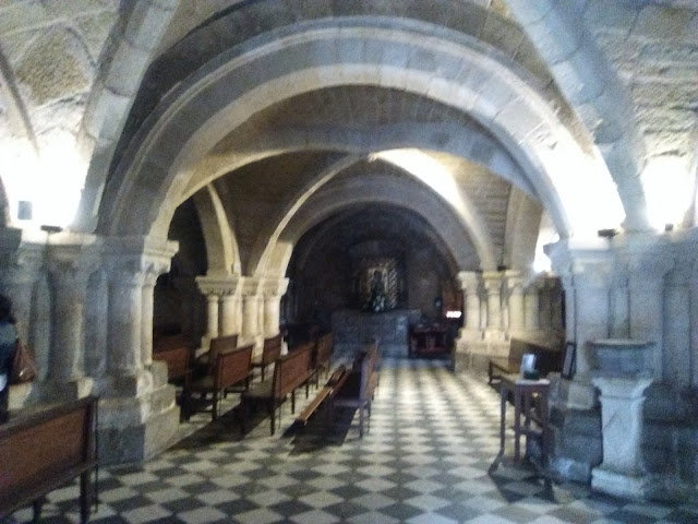 Imagen de los arcos a la entrada de la Catedral de Santander