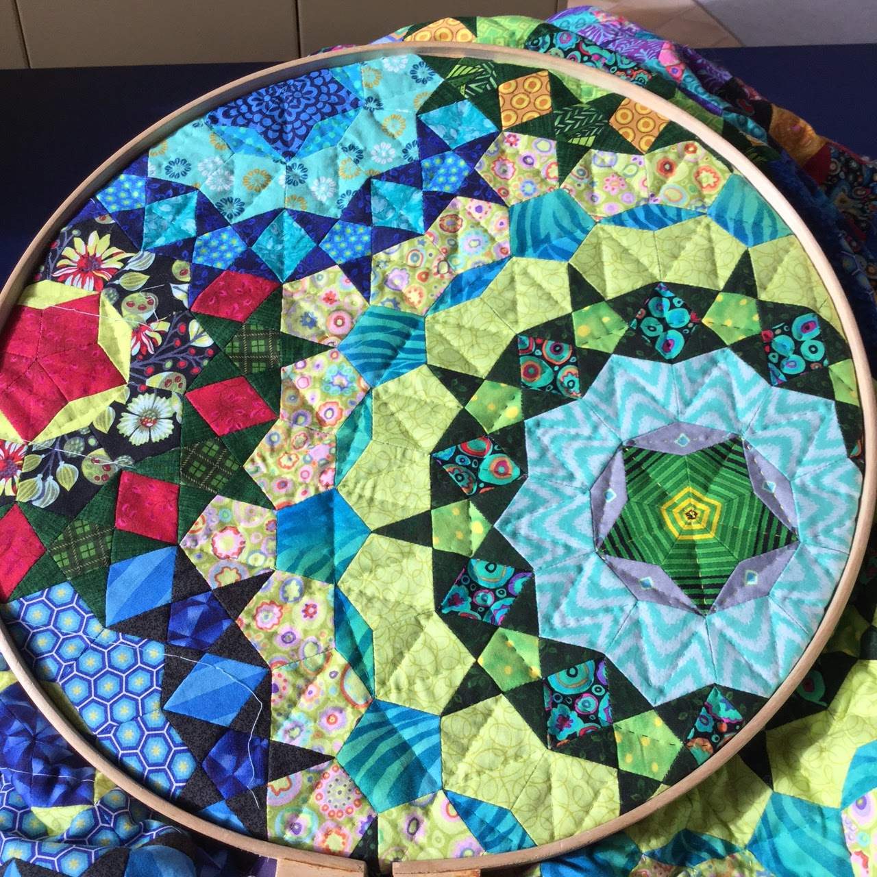 Wendy's Quilts and More Blogger's Quilt Festival la passacaglia