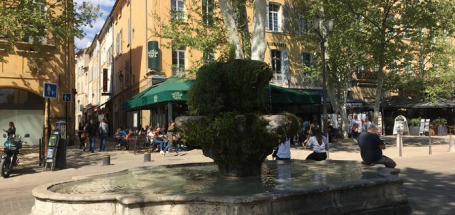 Le Cours Mirabeau et ses fontaines