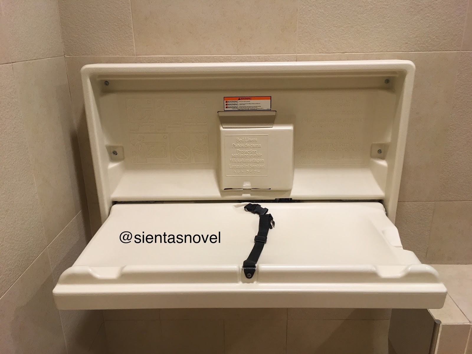 SINGAPORE Toilet Di Changi Airport!