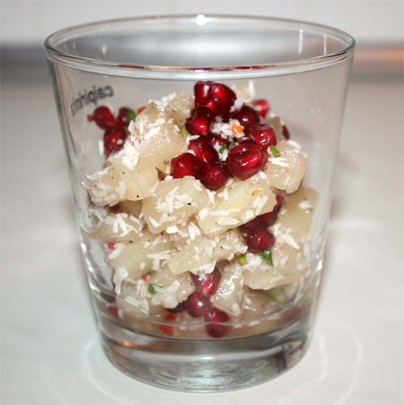 Elly's Art: Pikanter Ananas Kokos Salat mit Granatapfelkernen Elly's Art: Pikanter Ananas Kokos Salat mit Granatapfelkernen