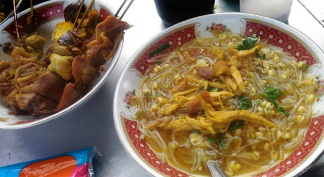 Daftar Wisata Kuliner Jogja Paling Populer, Murah dan Enak Jogja tak sekedar menawarkan kekayaan seni dan budaya saja. Daerah istimewa ini juga mampu memanjakan para penikmat kuliner. Wisata kuliner di daerah ini selalu menarik untuk ditelusuri.