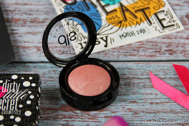 DIRTY LITTLE SECRET COSMETICS Baked Highlighter Prosecco