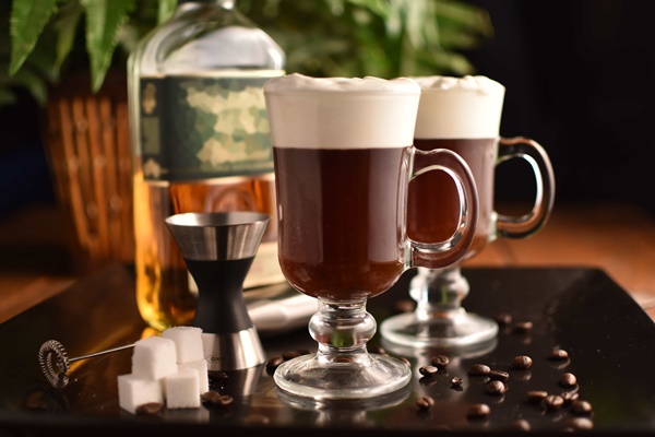 Irish Coffee (İrlanda kahvesi) Tarifi | KAHVEKAFE - Kahve Dünyasından Bilgiler ve Tarifler
