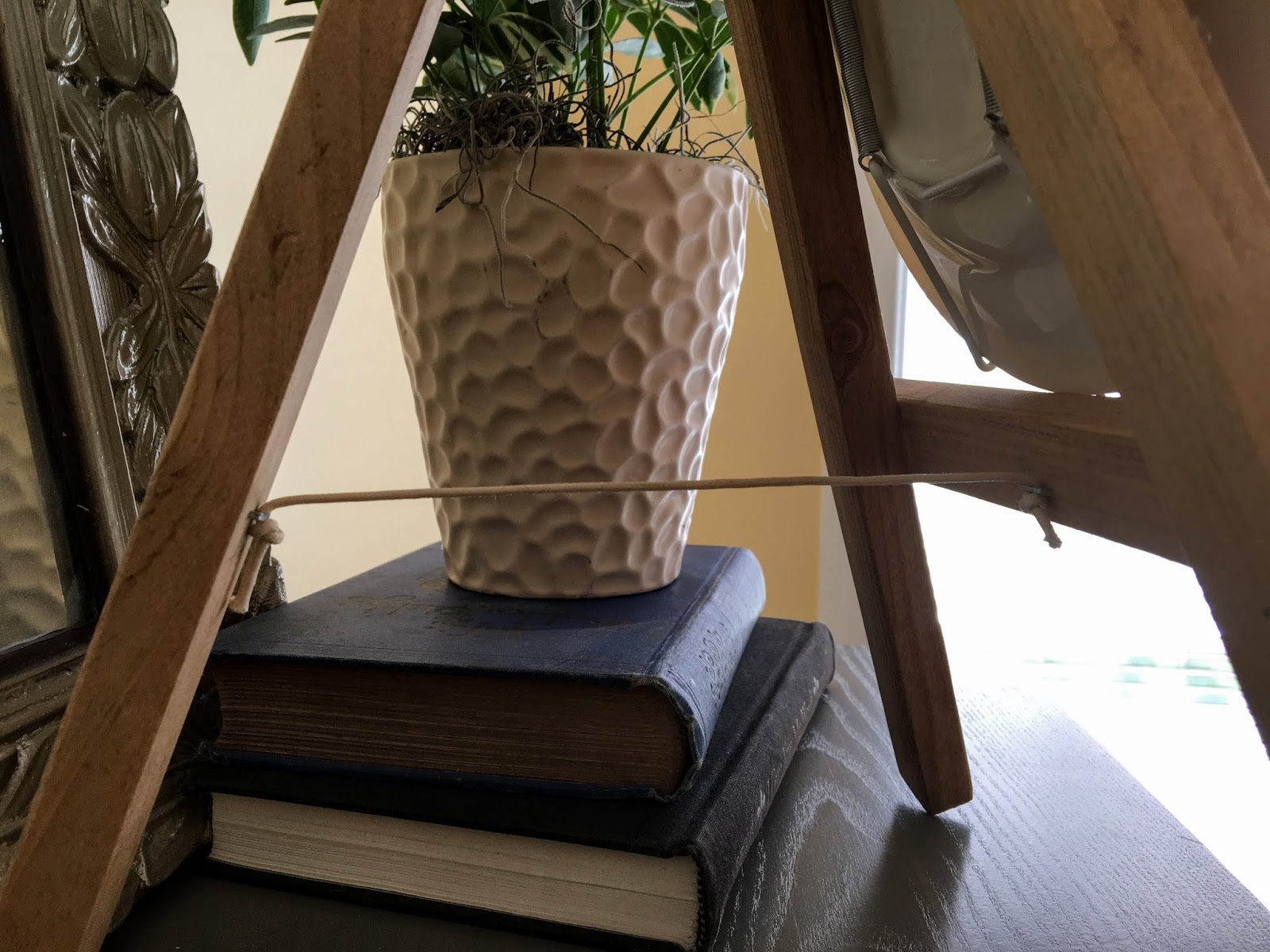 The Project Lady DIY Cheap & Easy Wooden Easels