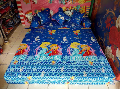 Sofa bed inoac motif frozen anna elza biru Sofa bed inoac motif Frozen anna elza biru