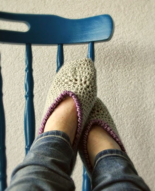 Happy in Red - Crochet Slippers Happy in Red - Crochet Slippers