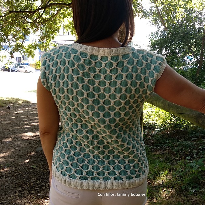 Con hilos, lanas y botones: Bee Stitch Top