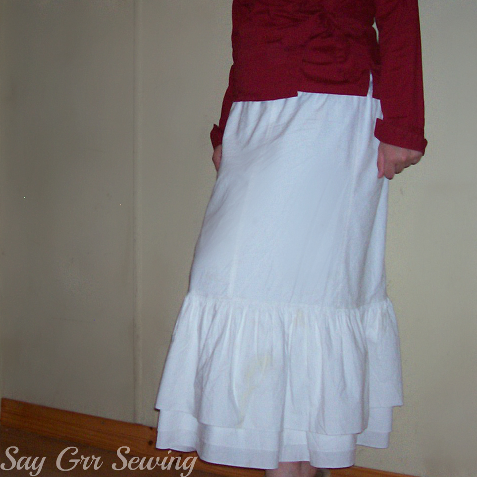 Say Grr Sewing: Triple Ruffle Skirt