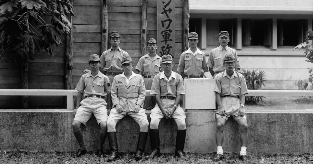 Foto bersama para prajurit Jepang di Jakarta