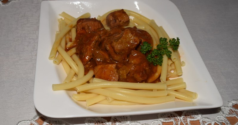 Simi´s Foodblog: Makkaroni mit Gulasch