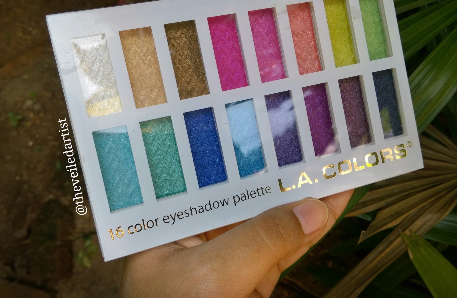 lowest price L.a Colors 16 Color eye shadow palette With Nail Dried Flower tramliege.be