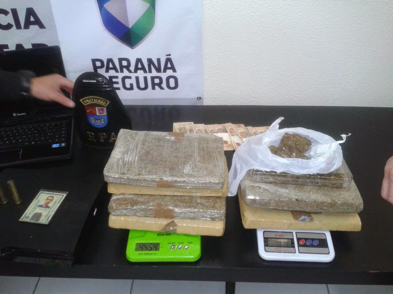 Droga apreendida em Castro paraná na Vila Rio Branco Traficante da Vila Rio Branco em Castro, Drogas na Cruz Machado, Trafico de drogas em Castro, Operação Feita pela Polícia Militar em Castro Paraná
