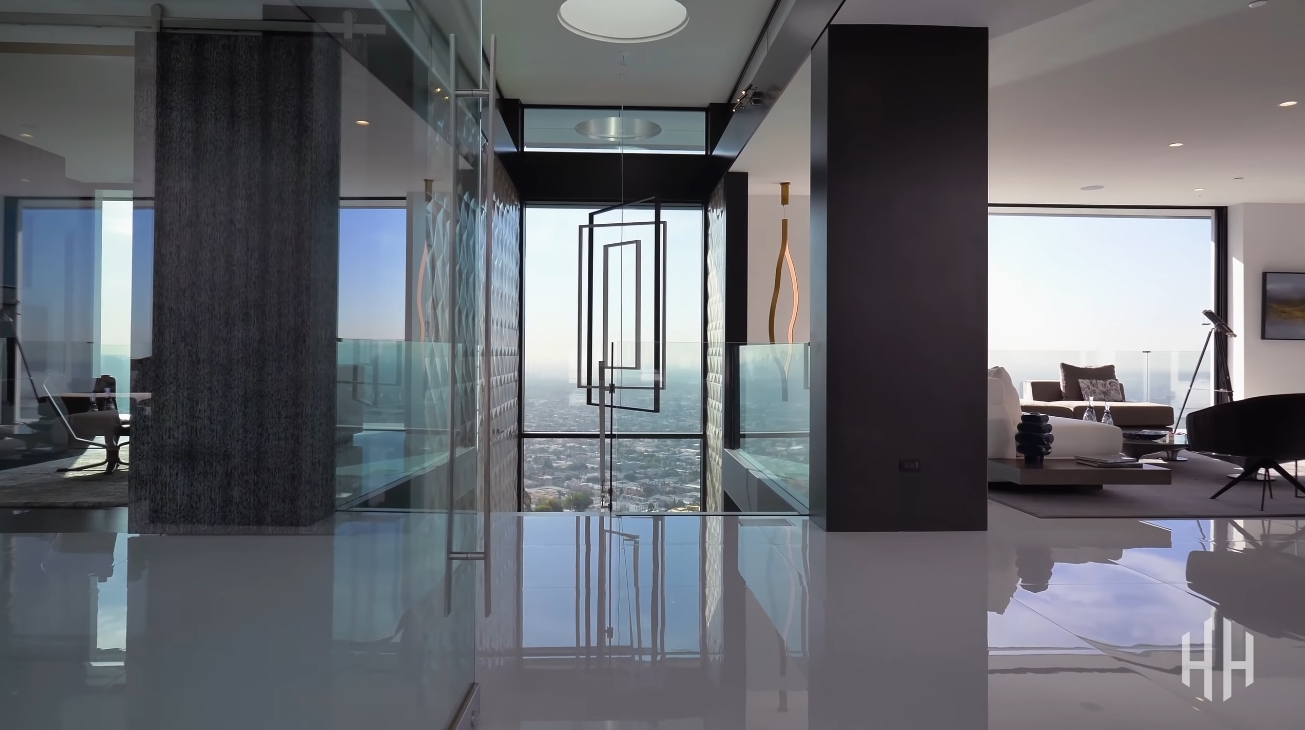 59 Photos vs. 1622 Viewmont Dr, Los Angeles vs. Luxury Mansion Interior Design Tour
