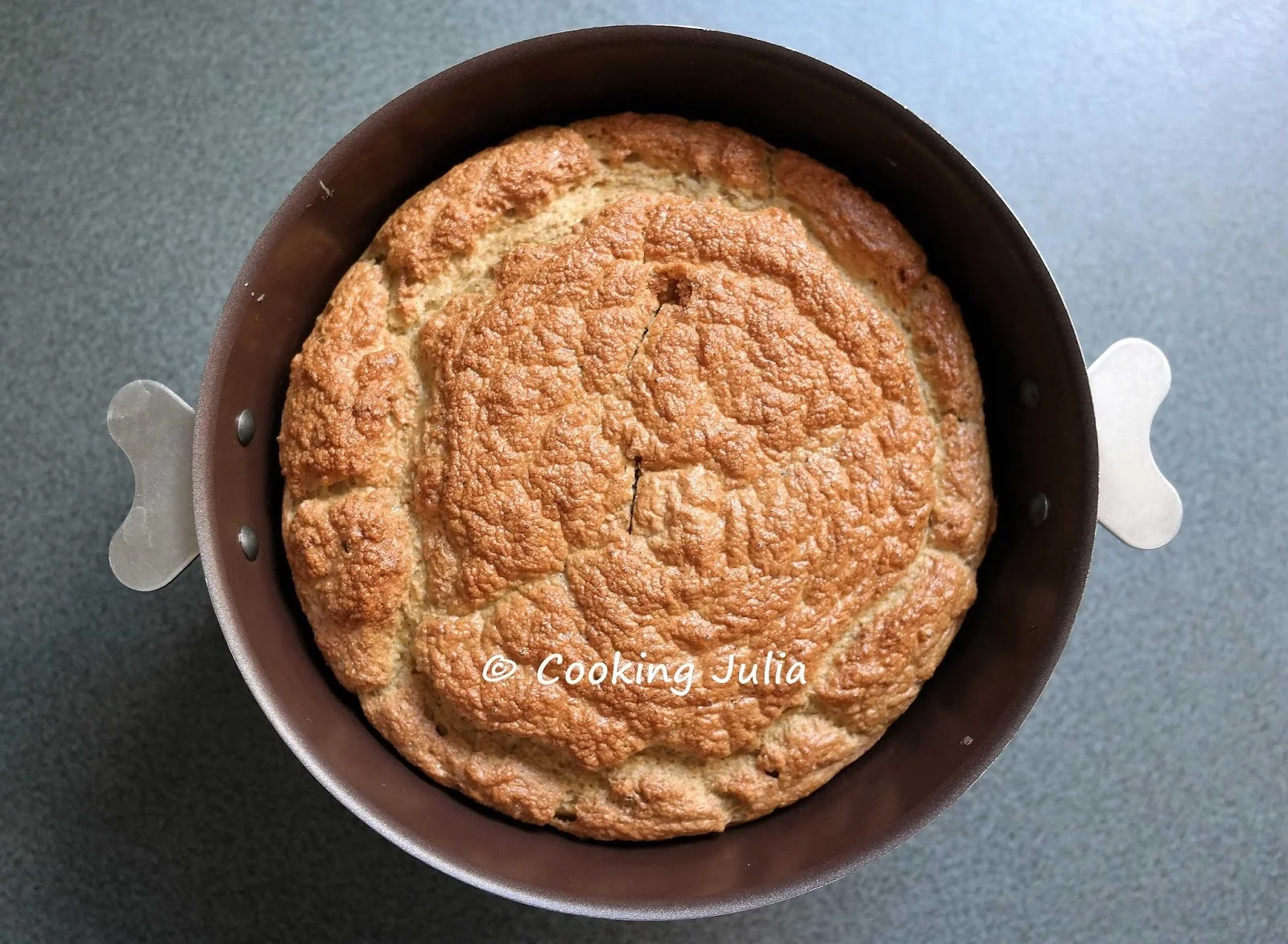 Gâteau de Foies de Volaille à la Lyonnaise