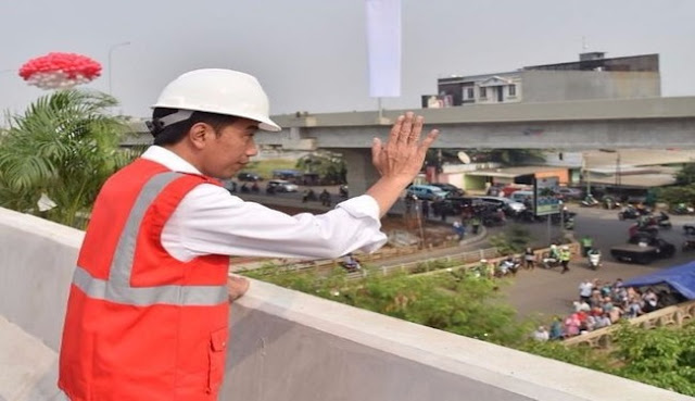 Kisah Haru Ramalan Bapak Tukang Buah Kalimalang Tahun 80-an Tentang Tol Becak Kayu Yang Kini Jadi Kenyataan Kisah Haru Ramalan Bapak Tukang Buah Kalimalang Tahun 80-an Tentang Tol Becak Kayu Yang Kini Jadi Kenyataan
