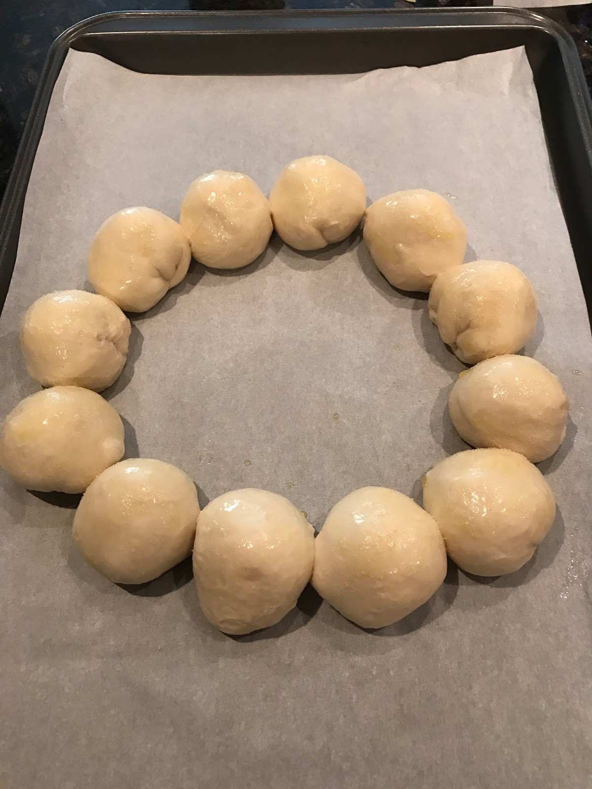 BocconciniStuffed Dinner Roll Wreath