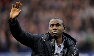 muamba+wave.jpg
