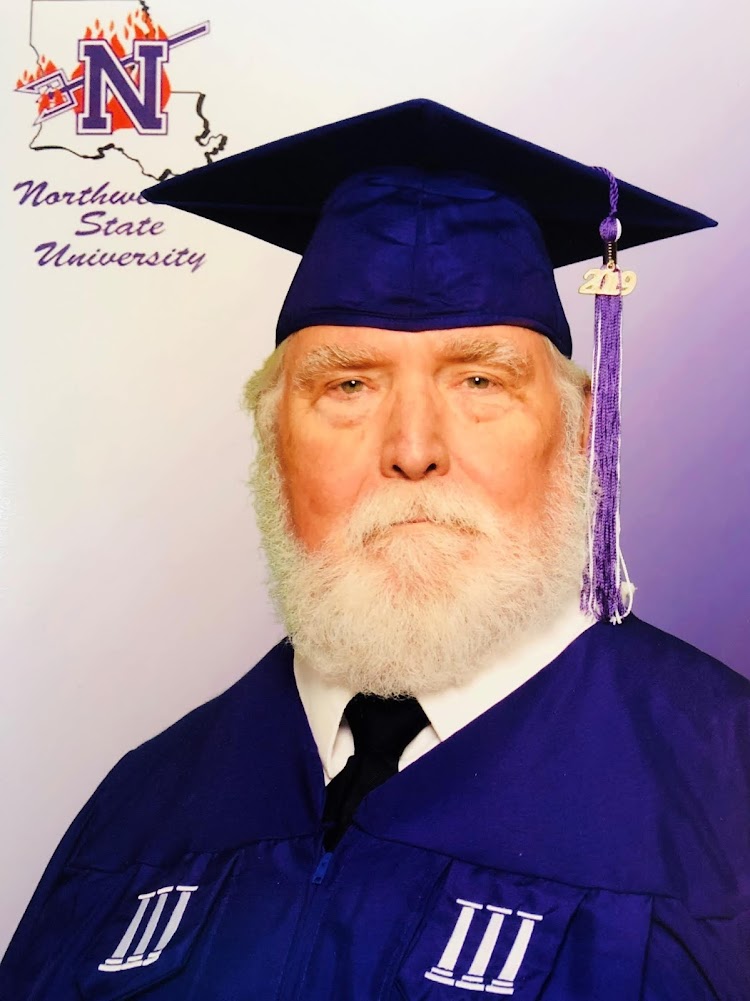 ArkLaTex Navy veteran to get college degree 50 years after leaving university for military as grandson gets diploma on same day
