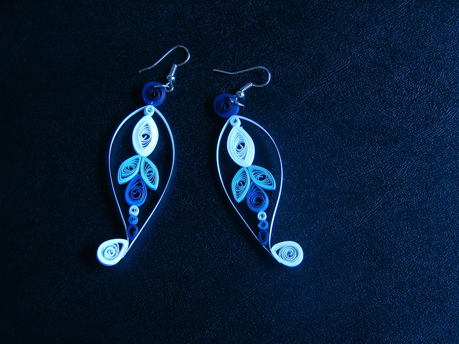 All About Quilling Quilled earrings and necklace