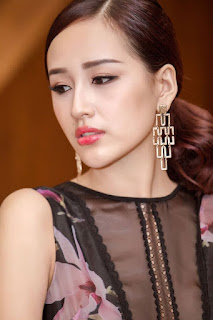Hoa hậu Việt và những phong cách đeo hoa tai Hoa-tai-nu-hoa-hau-Mai-Phuong-thuy-3