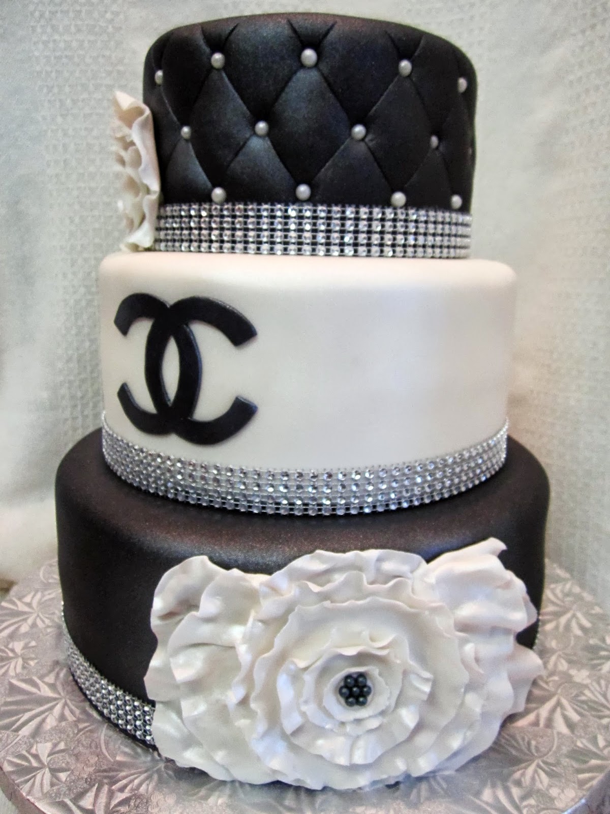 MyMoniCakes: Chanel Inspired Cake with quilted and ruffle accents