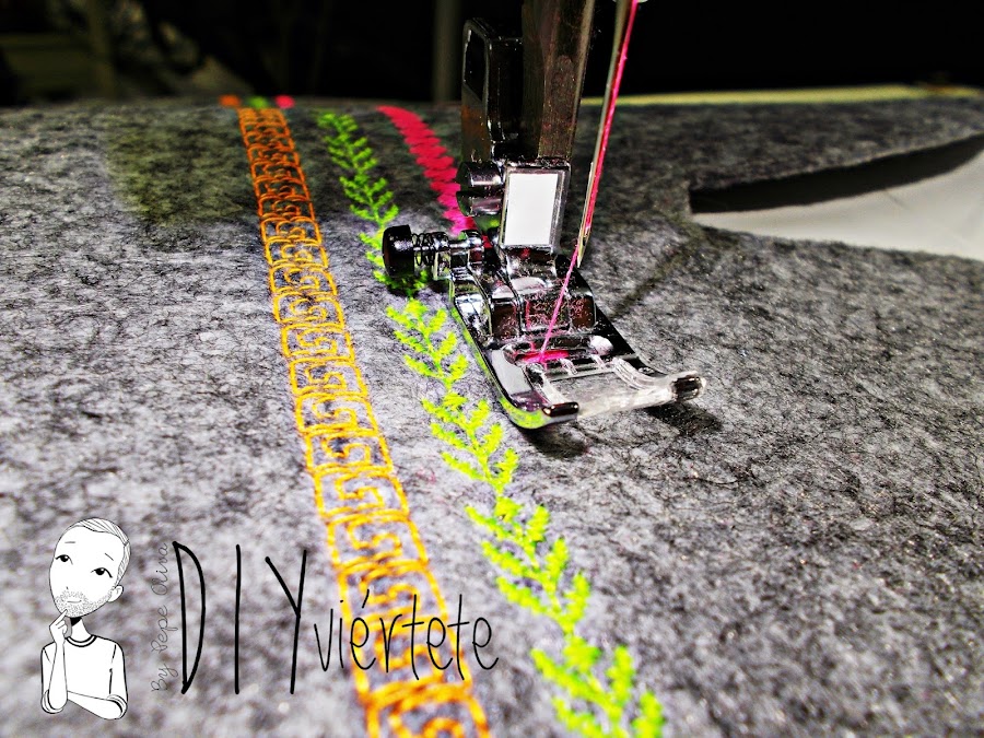 DIY-bolso-cartera-clutch-fieltro-fluor-pompones-puntadas-alfa-historiashiladas-costura-diseño-handbox-5