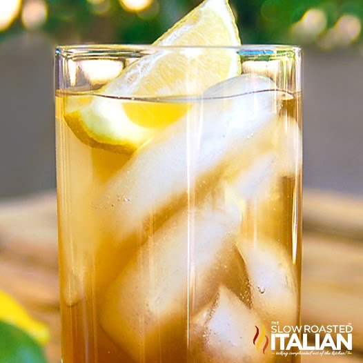 How to Make a Long Island Iced Tea alcoholic tea in a glass