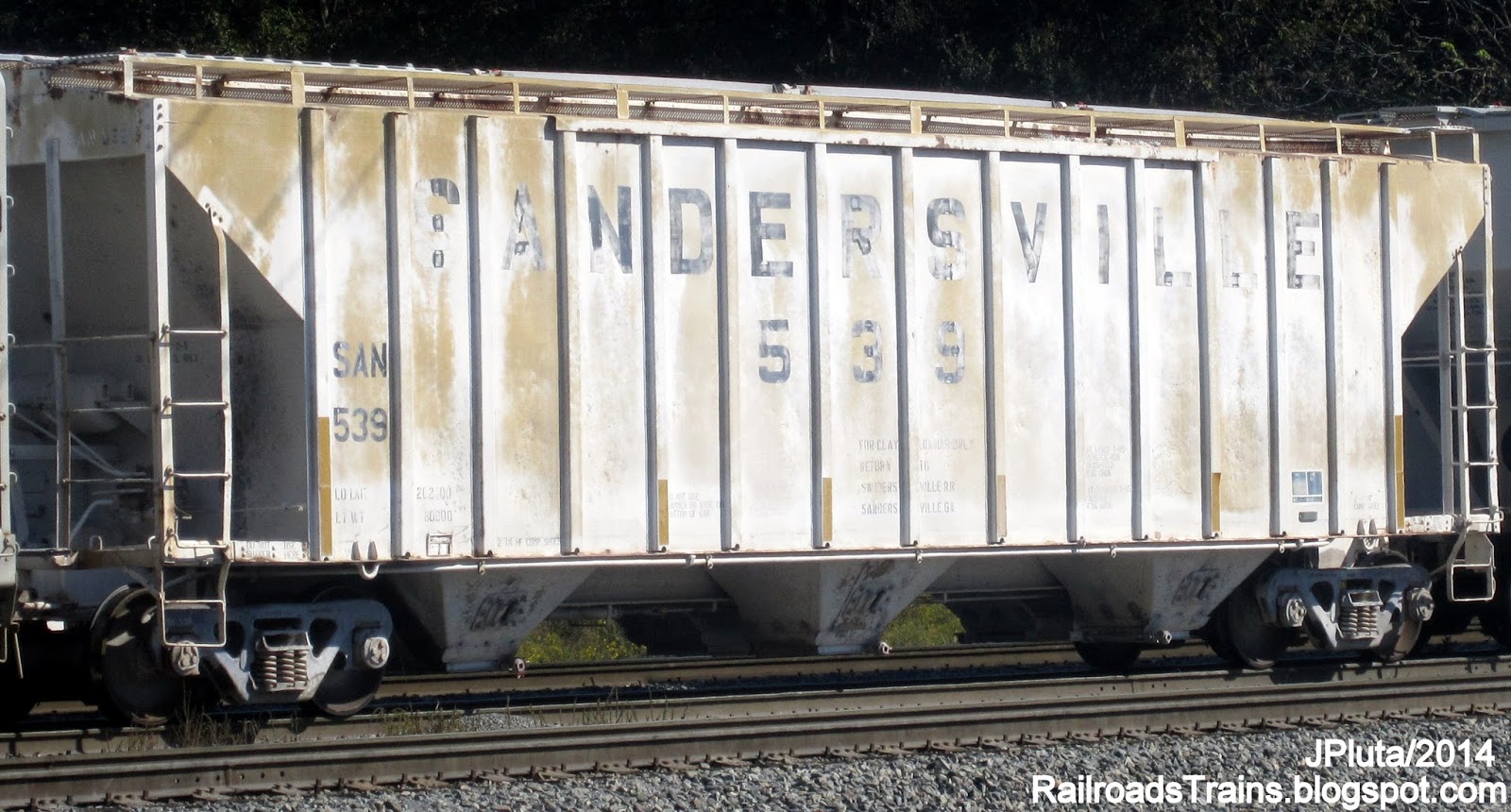 RAILROAD Freight Train Engine EMD GE Boxcar BNSF,CSX,FEC