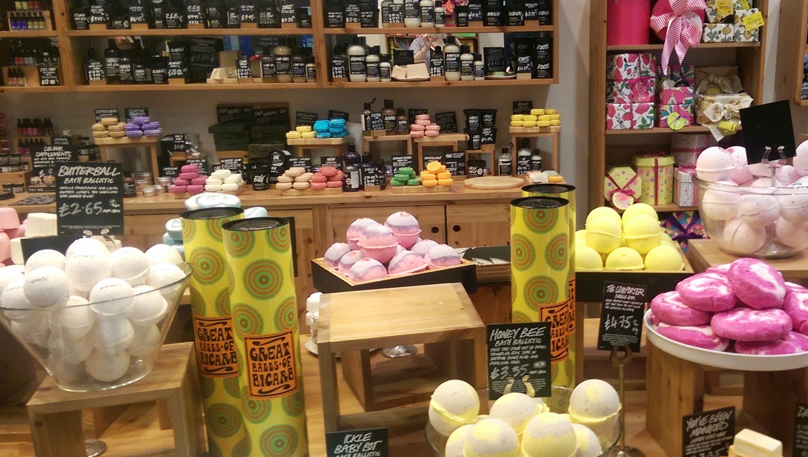 LUSH TURNS 20! MY TOP 5 LUSH COSMETICS PRODUCTS - A Life With Frills