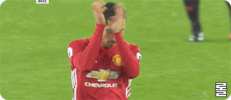 약 10분간 뛰고 경기를 지배한 선수.gif