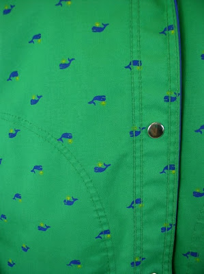 http://4.bp.blogspot.com/-dWPWDAk6BHo/TjSxn22WIEI/AAAAAAAAFFw/NFo91jeMysc/s400/green%2Band%2Bblue%2Bwhale%2Braincoat%2B80s.jpg