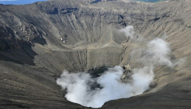 Wisata Gunung Bromo Jawa Timur Gunung Bromo merupakan salah satu gunung yang terdapat didaerah Jawa Timur Wisata Gunung Bromo Jawa Timur