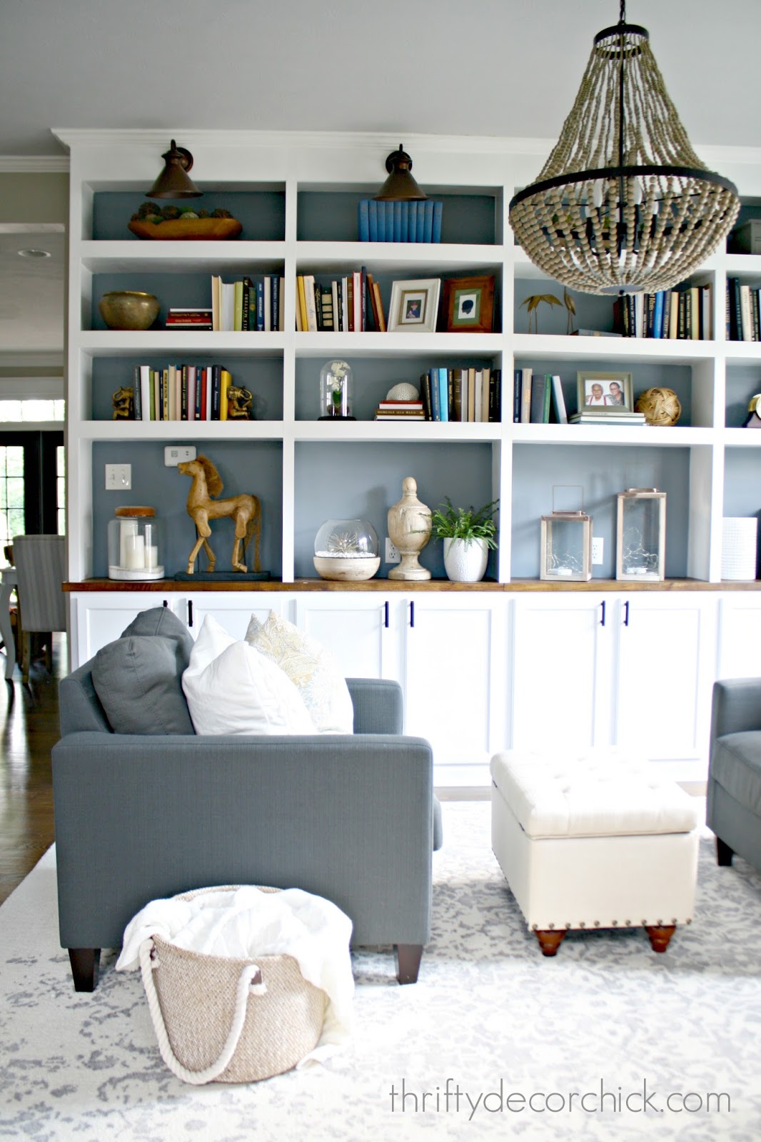 Simplifying the library shelves Thrifty Decor Chick Thrifty DIY