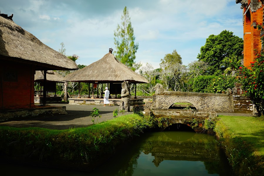 Pura Taman Ayun water temple in Bali