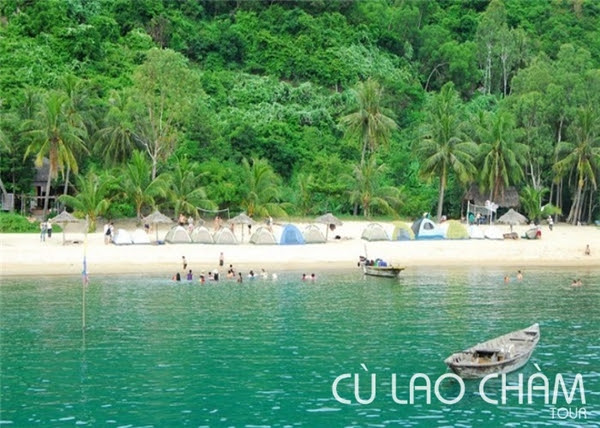 Cù Lao Chàm là một trong những vùng đất rất đáng đến ở Việt Nam, vì khung cảnh thiên nhiên nơi đây vô cùng quyến rũ. Cù Lao Chàm là một trong những vùng đất rất đáng đến ở Việt Nam, vì khung cảnh thiên nhiên nơi đây vô cùng quyến rũ.
