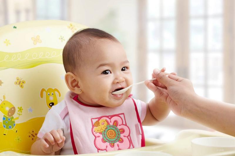 Tips Memberikan Makanan Untuk Bayi Usia di Bawah 6 Bulan Tips Memberikan Makanan Untuk Bayi Usia di Bawah 6 Bulan