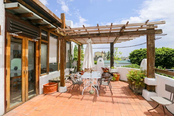 彰化田尾綠海咖啡地中海景觀庭園餐廳，白色城堡滿滿園藝植栽