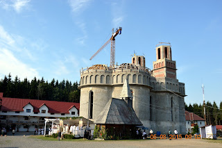 Hramul Manastirii „Sfantul Ioan Iacob Hozevitul de la Neamt” Piatra Craiului, jud. Cluj