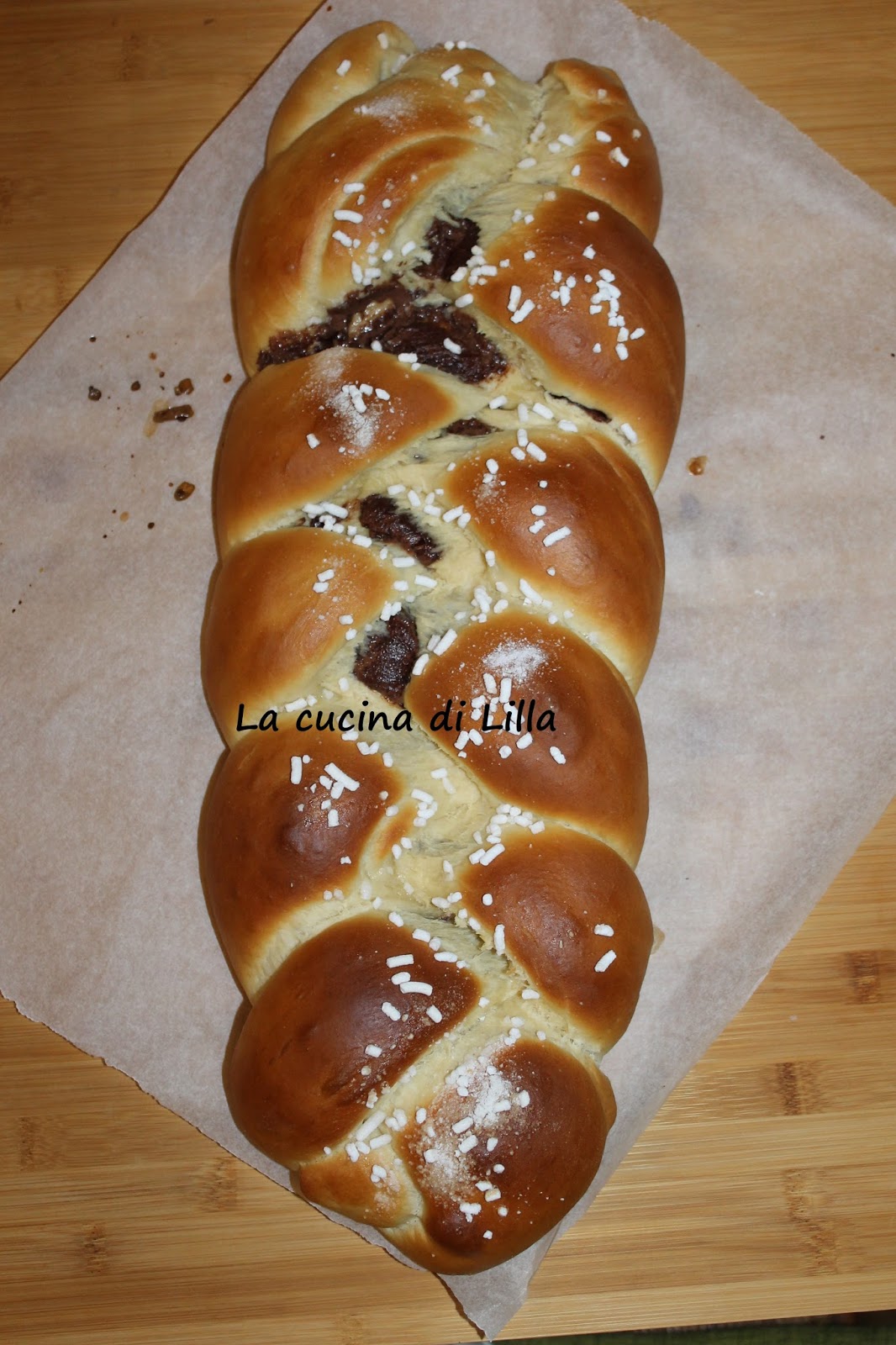 Dolci lievitati Treccia di pan brioches alla Nutella