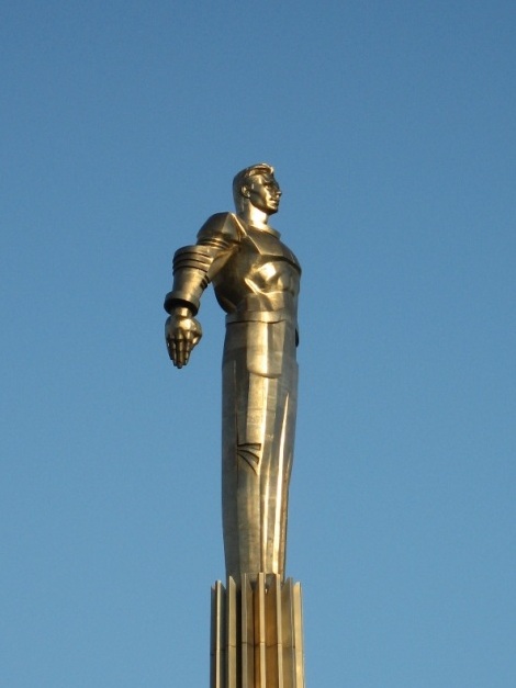 dame-pasando-rusia-yuri-gagarin