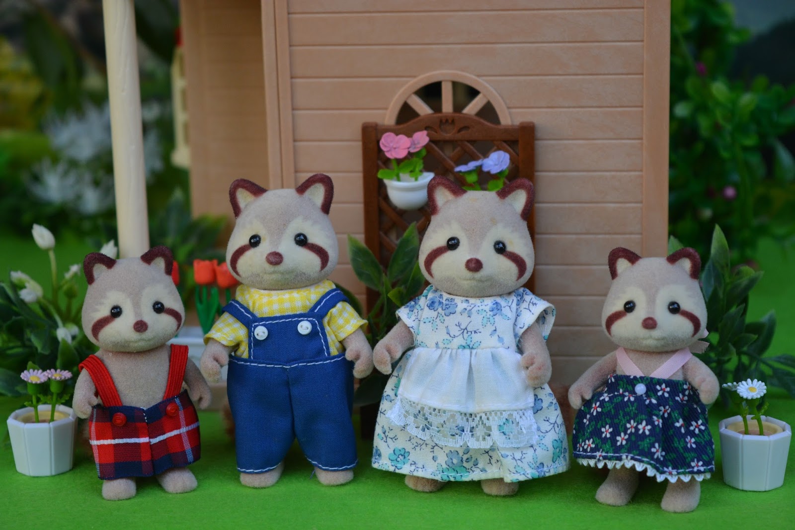 sylvanian families mulberry raccoon family