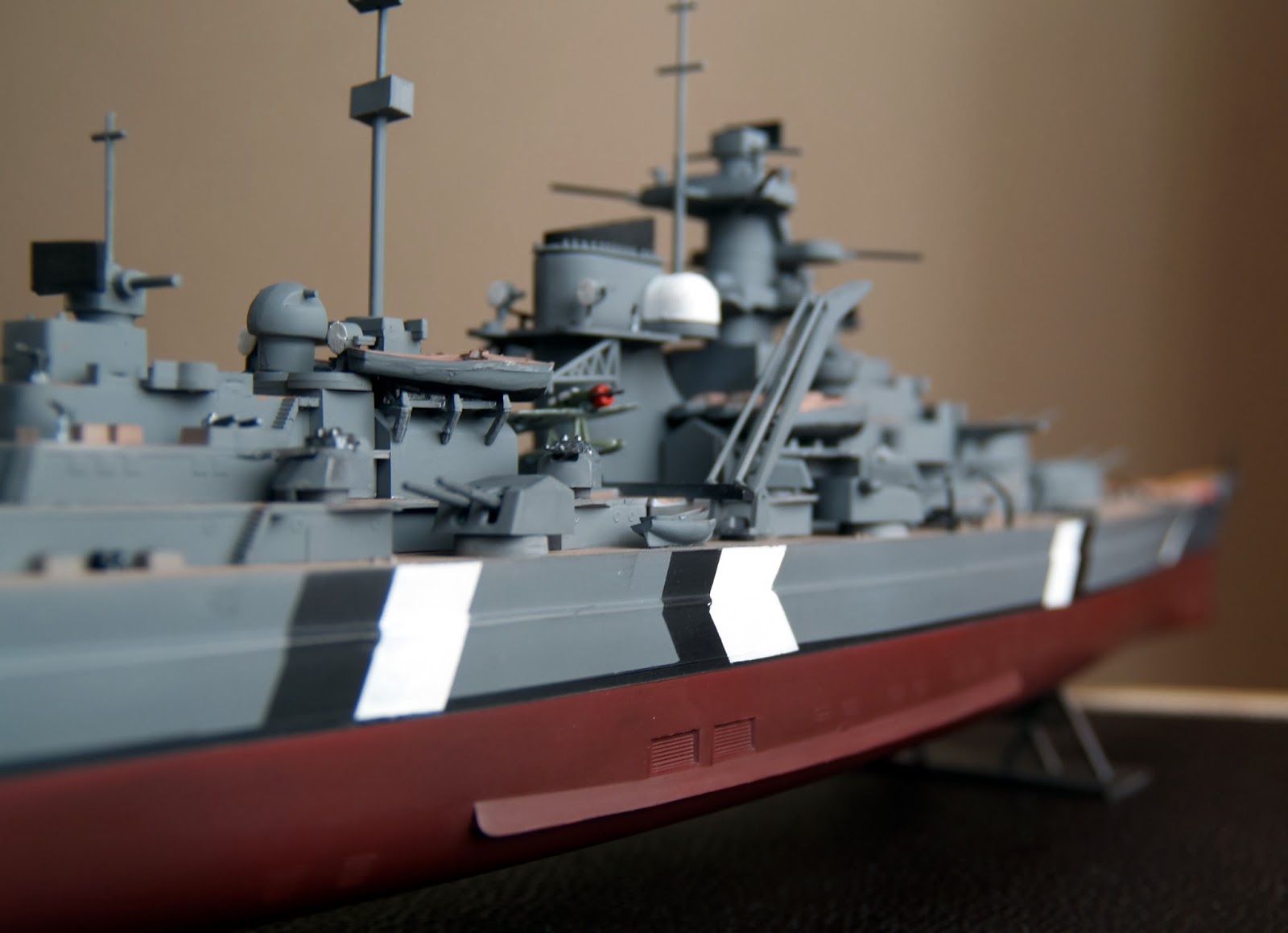 MIS RATITOS DE OCIO: Otro empujón al Bismarck....